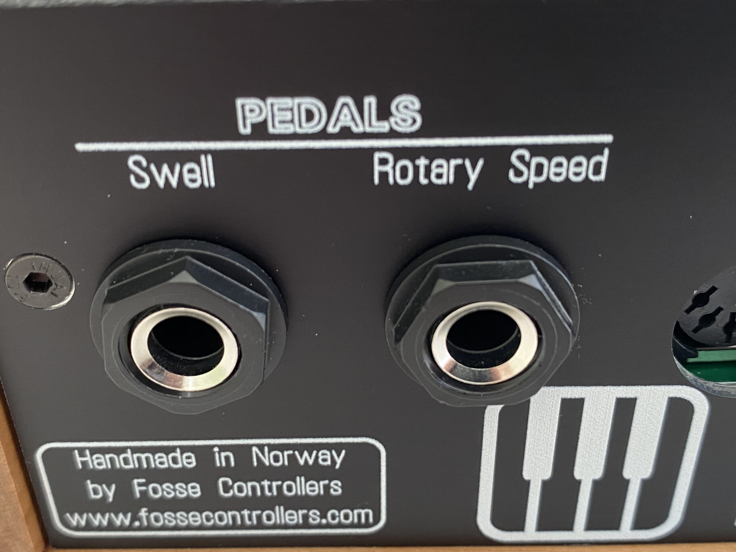 FC-3 VST Organ Controller B-5 Edition – Fosse Controllers